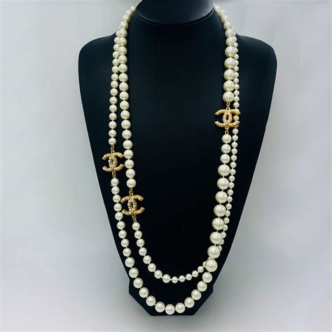 chanel necklace men|long chanel necklace with pearls.